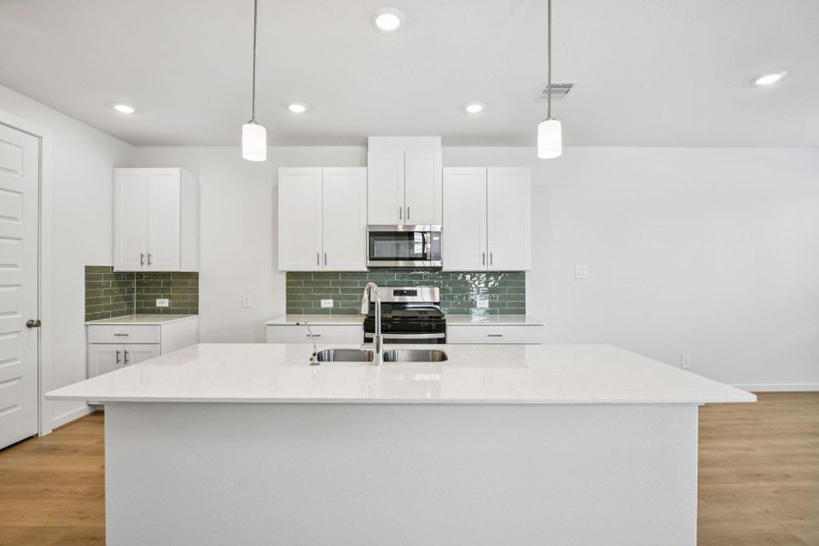 Photo is not of the actual home, but is an inspirational photo of builder’s model home and may depict options, furnishings, and/or decorator features that are not included Photo is not of the actual home, but is an inspirational photo of builder’s model home and may depict options, furnishings, and/or decorator features that are not included