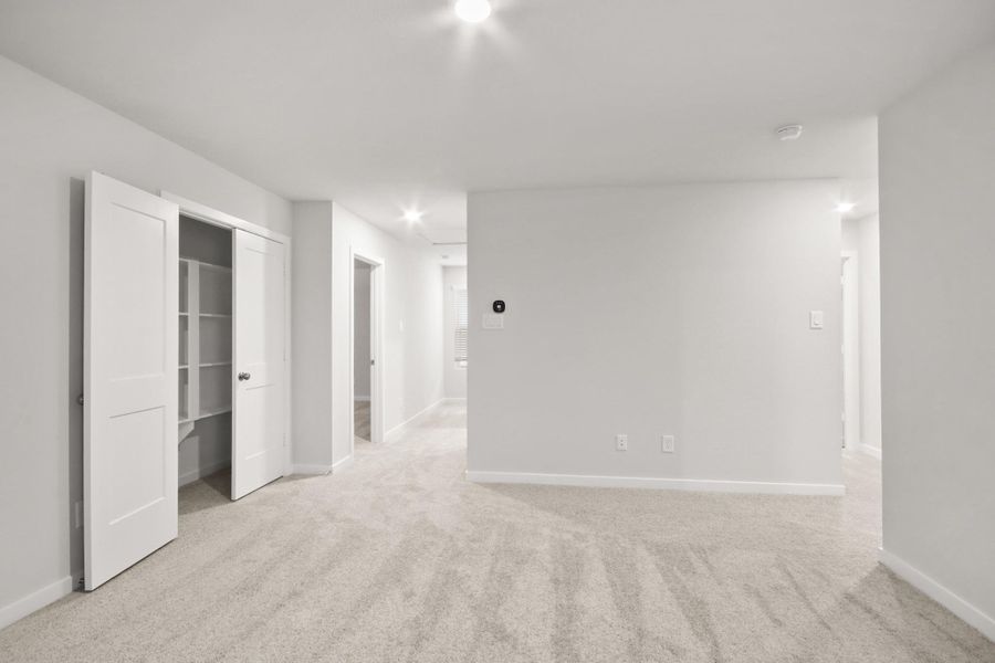 Spacious, unfurnished interior of a new home in Maple Heights, Porter (Image 11).