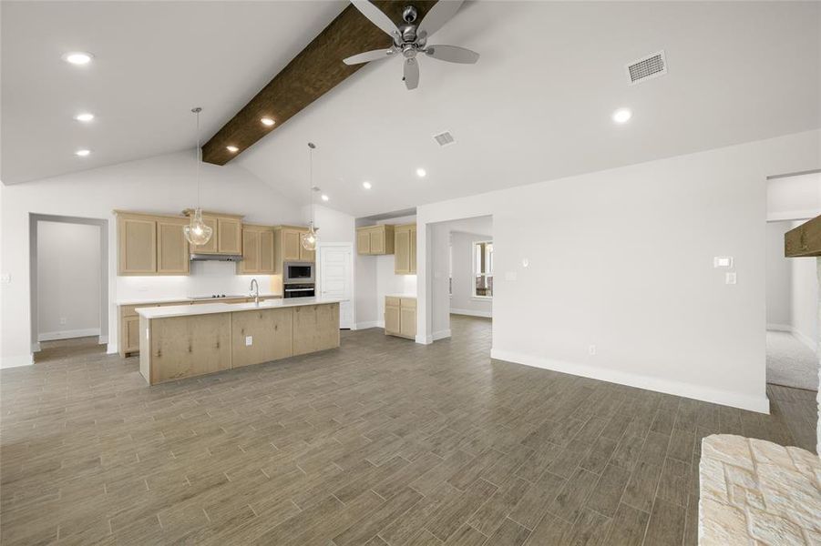 2870 FM No 878- Living Room-2