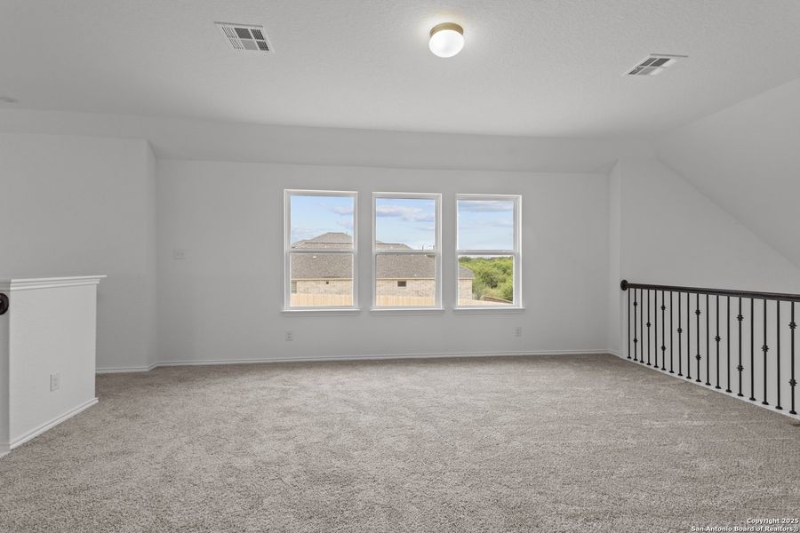 Spacious, unfurnished interior of a new home in Ladera, San Antonio (Image 18). Spacious, unfurnished interior of a new home in Ladera, San Antonio (Image 18).