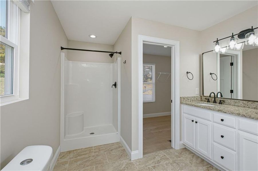 Furnished interior view inside a new home in , Dahlonega (Image 9).