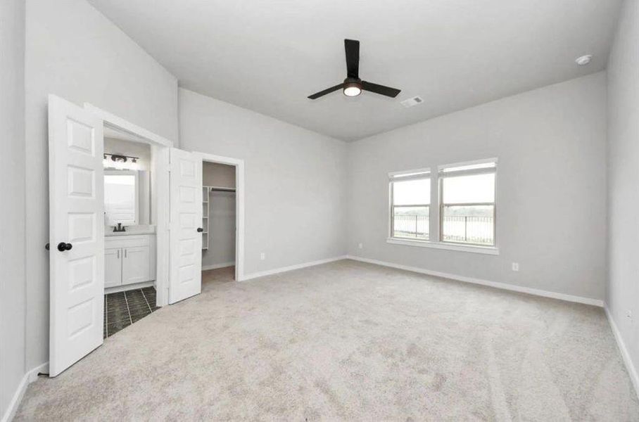 Spacious, unfurnished interior of a new home in , Manvel (Image 10).