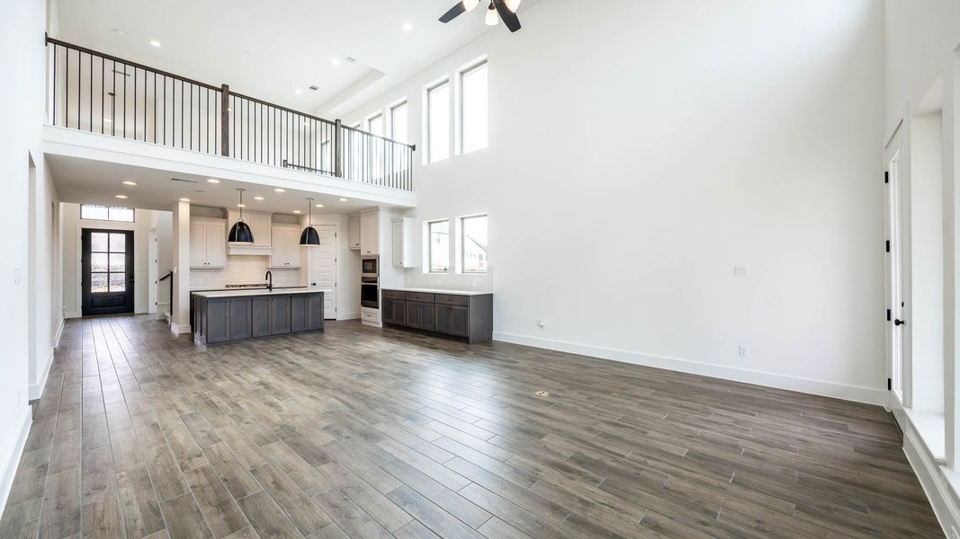 Spacious, unfurnished interior of a new home in The Colony, Bastrop (Image 8).