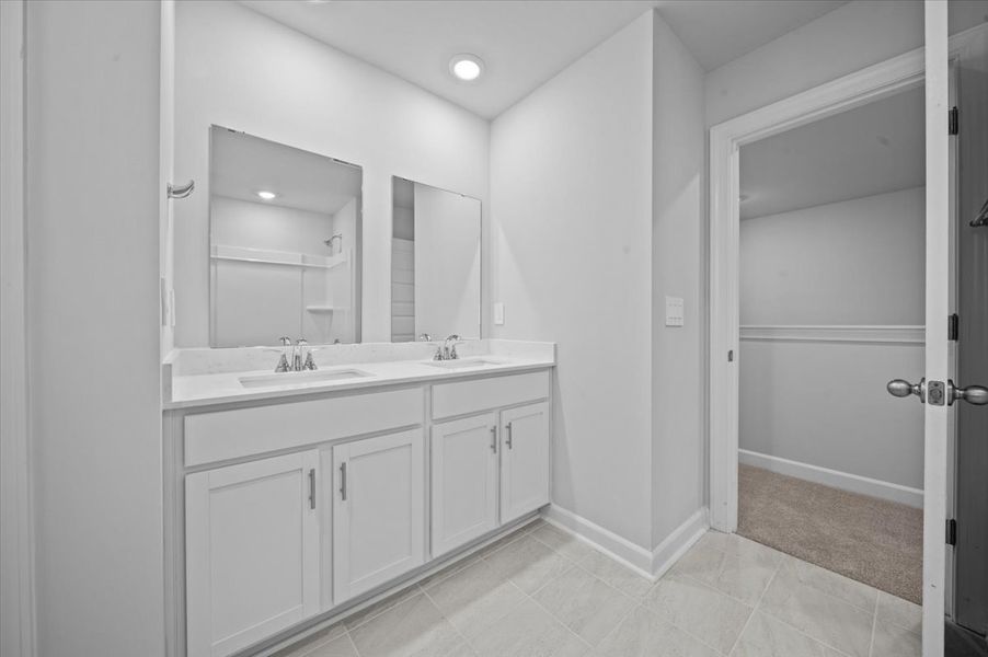 Furnished interior view inside a new home in Collier Ridge, Moore (Image 8).