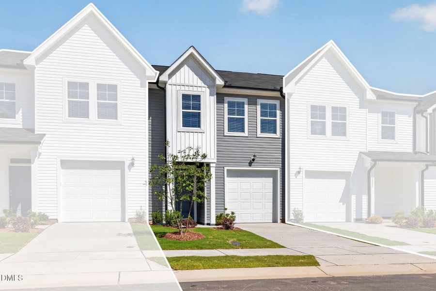 6-web-or-mls-IMG_0497-Townhome Spotlight