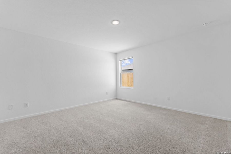 Spacious, unfurnished interior of a new home in Higdon Crossing, San Antonio (Image 23).