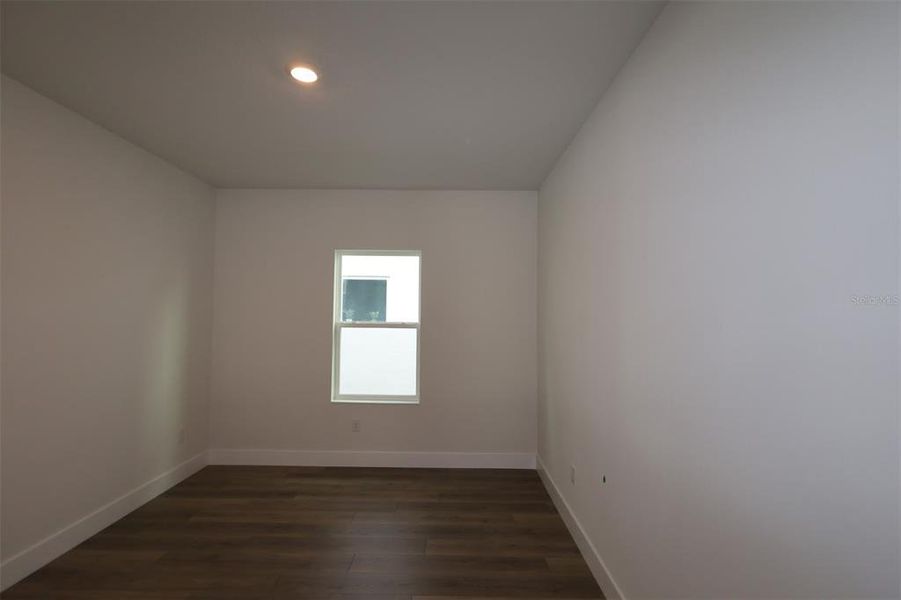 Spacious, unfurnished interior of a new home in The Peninsula at Rhodine Lake, Riverview (Image 41).