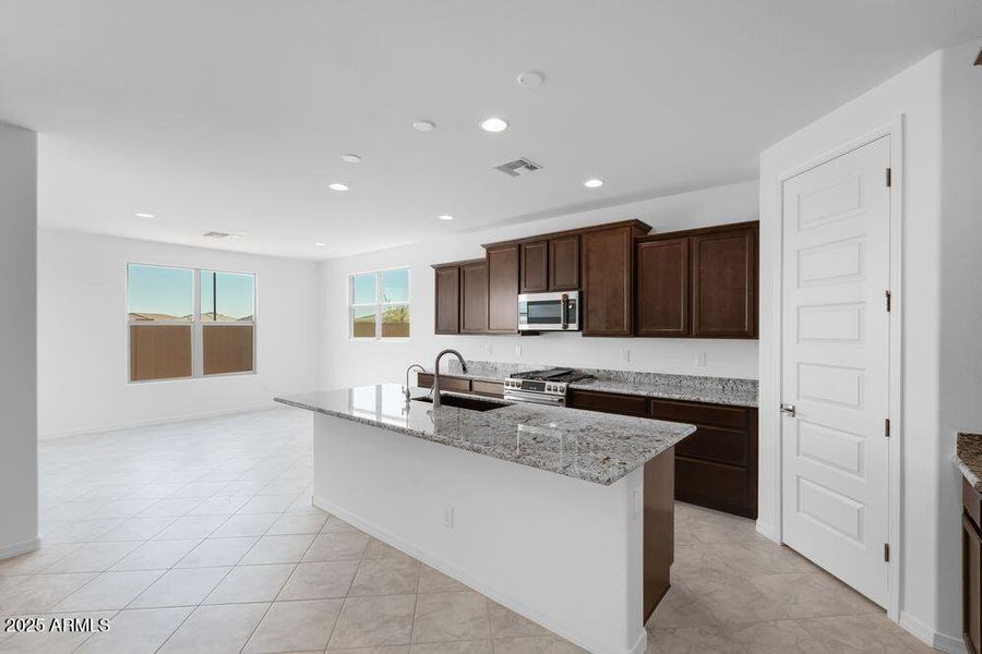 hj-az-phoenix-asante-passage-yellowstone hj-az-phoenix-asante-passage-yellowstone