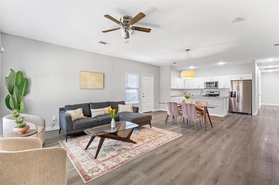 Furnished interior view inside a new home in , Dallas (Image 6).