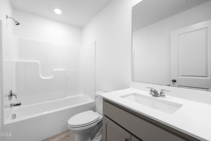 SUN_Stoneriver_Pic_Bradley_Bath3_1of1