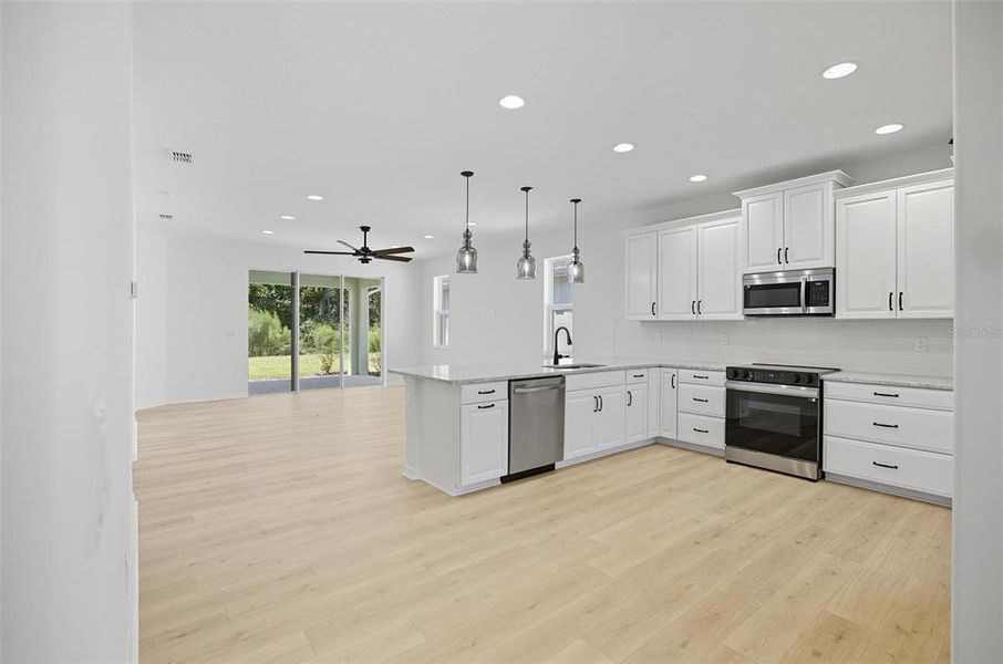 Spacious, unfurnished interior of a new home in Matanzas Cove, Palm Coast (Image 14).