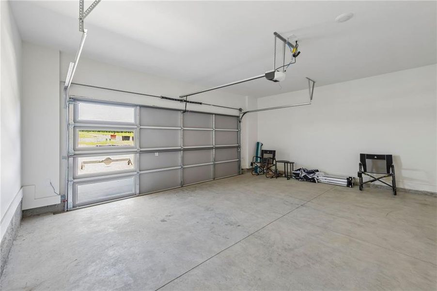 Spacious, unfurnished interior of a new home in Tribute, Hoschton (Image 22).
