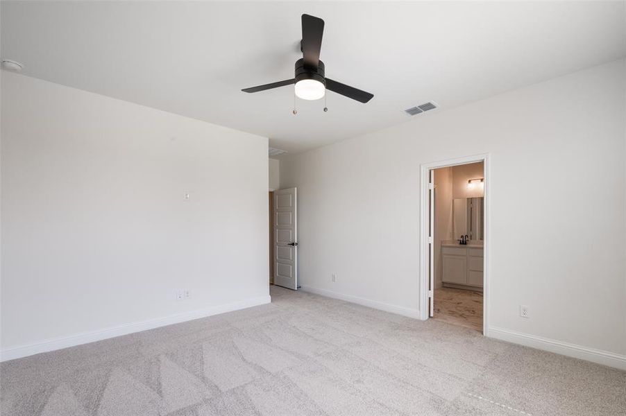 Spacious, unfurnished interior of a new home in Sierra Vista at Kelly Ranch, Aledo (Image 20).