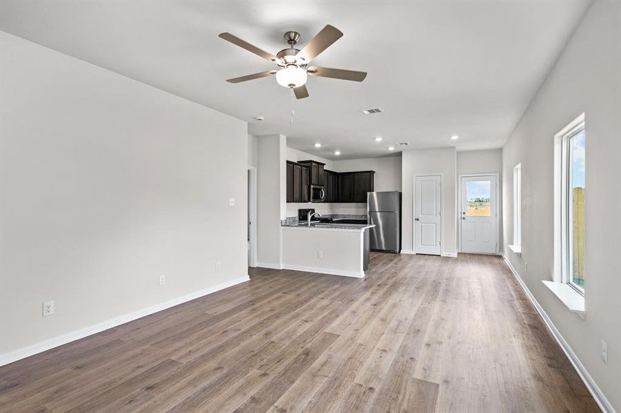 Spacious, unfurnished interior of a new home in Kingsborough, Crandall (Image 5).