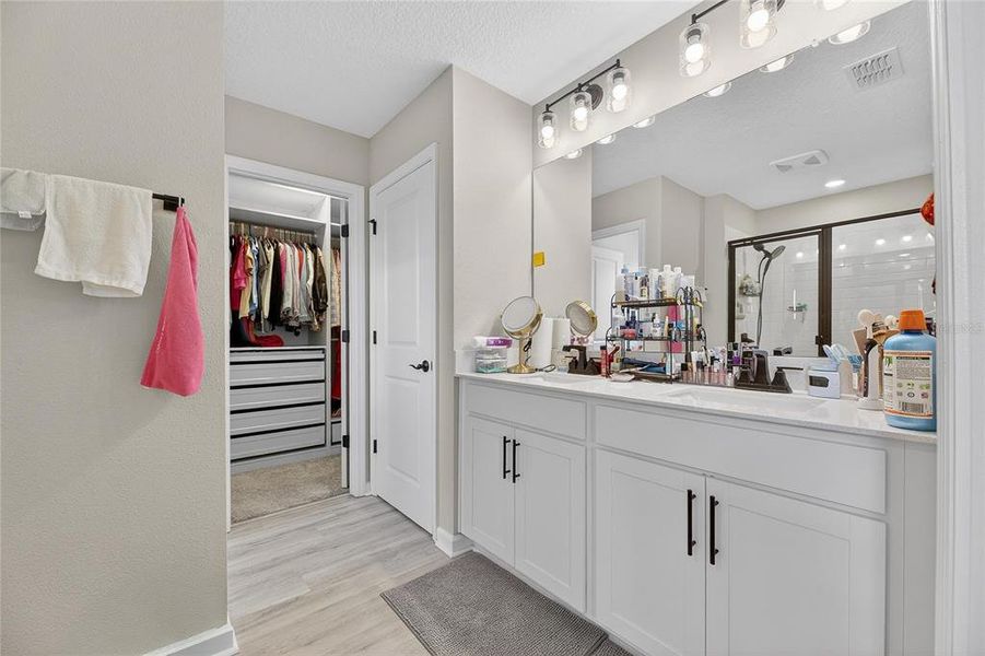 Furnished interior view inside a new home in , Apollo Beach (Image 41).