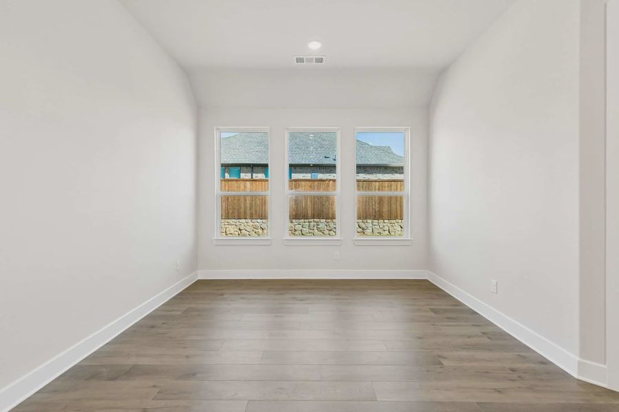 Image 19 of a home in Lakeview Heights.
