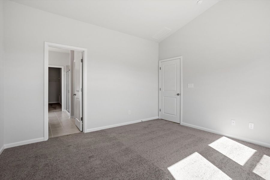 Spacious, unfurnished interior of a new home in Cambridge Reserve, Angier (Image 21).