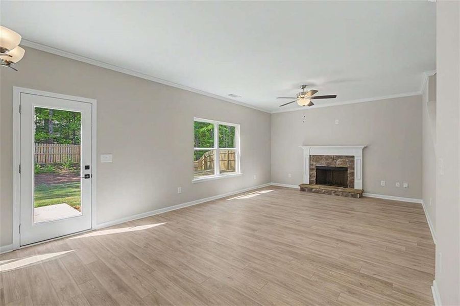 Spacious, unfurnished interior of a new home in Traditions at Cedarcrest, Dallas (Image 18).