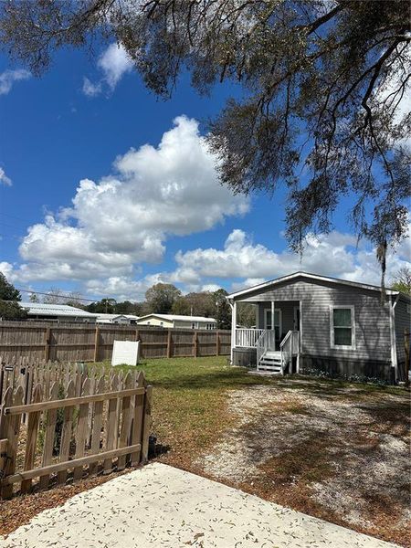 Exterior details and patio area of a home in , Ocala (Image 22).