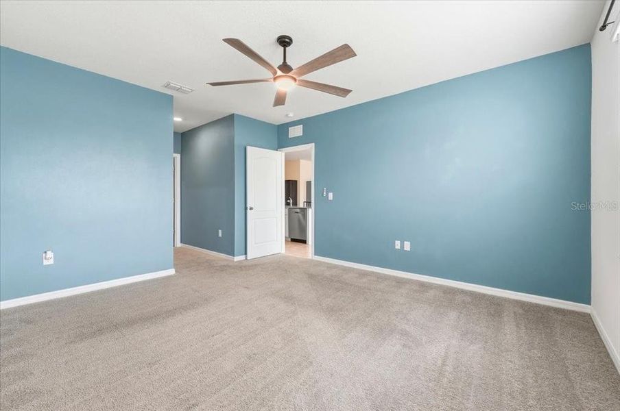 Spacious, unfurnished interior of a new home in , Lakeland (Image 19).