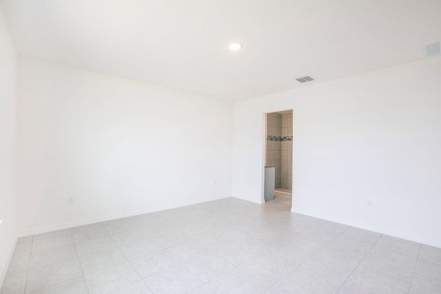 Representative unfurnished interior of a home built from the Victoria by Maronda Homes in Cassie Oaks, Jacksonville (Image 11).