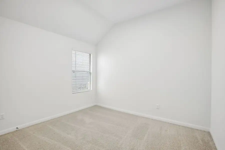 Spacious, unfurnished interior of a new home in Trinity Ranch, Elgin (Image 26).