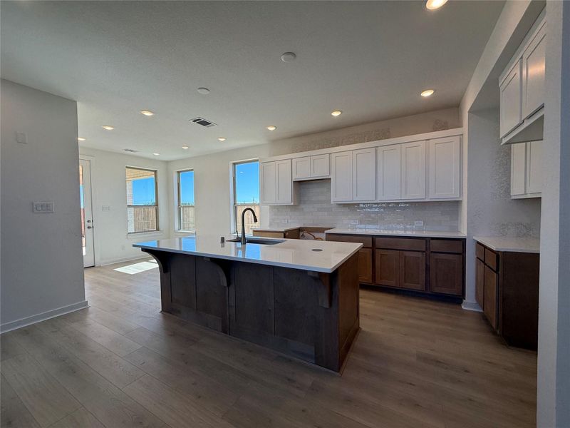 Spacious kitchen and breakfast area. Spacious kitchen and breakfast area.