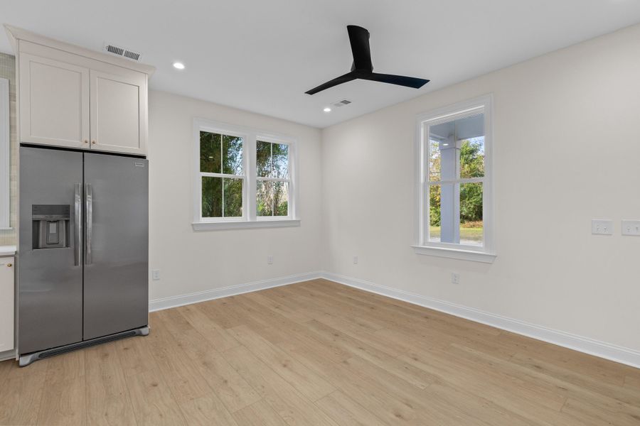 Spacious, unfurnished interior of a new home in , Charleston (Image 24).