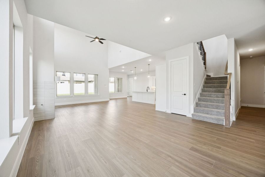 Spacious, unfurnished interior of a new home in Painted Tree Lakeside, McKinney (Image 29).