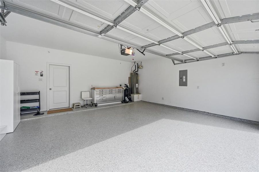 Spacious, unfurnished interior of a new home in , Mansfield (Image 22).