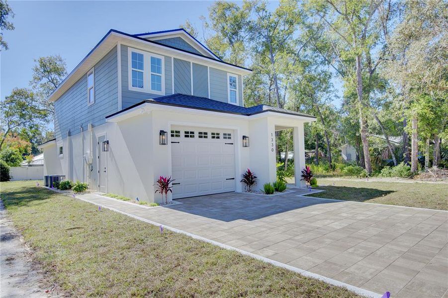 Exterior details and patio area of a home in , Mount Dora (Image 30).