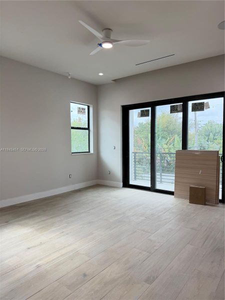 Spacious, unfurnished interior of a new home in , Fort Lauderdale (Image 15). Spacious, unfurnished interior of a new home in , Fort Lauderdale (Image 15).