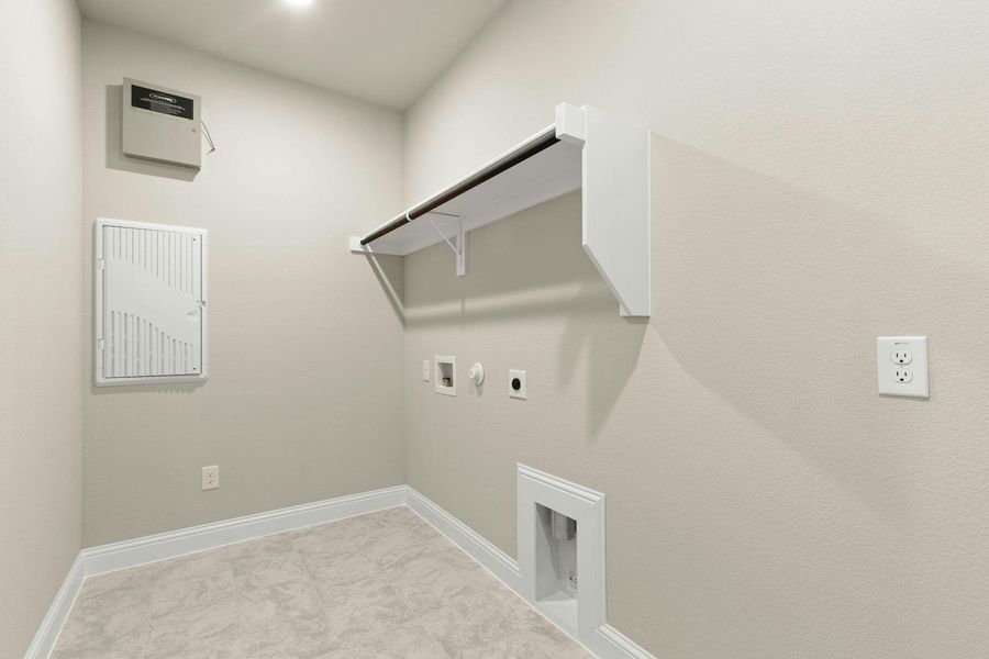 Spacious, unfurnished interior of a new home in Westside Preserve, Midlothian (Image 23).
