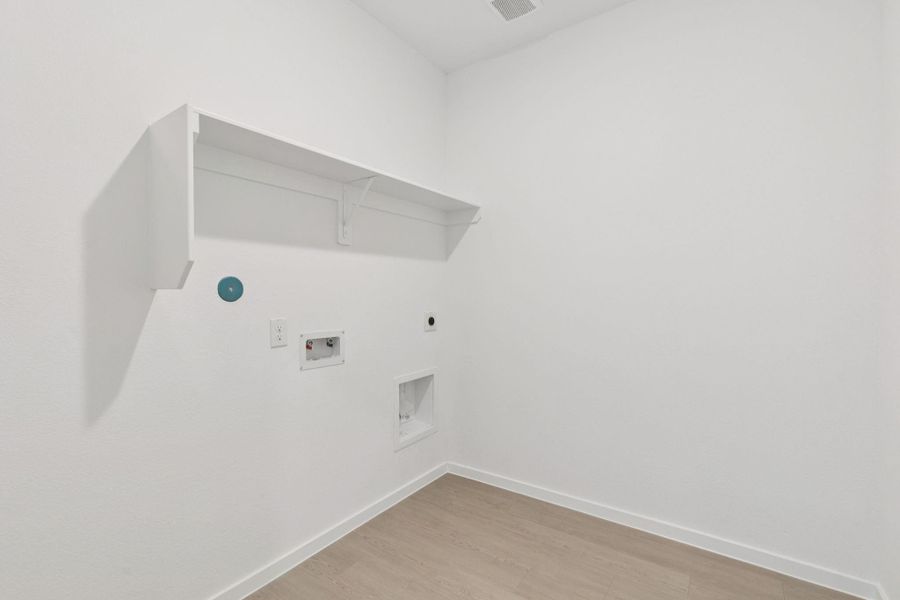 Spacious, unfurnished interior of a new home in Montgomery Bend, Montgomery (Image 13).