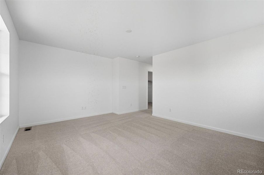 8828 Whiteclover ~ Ready Now