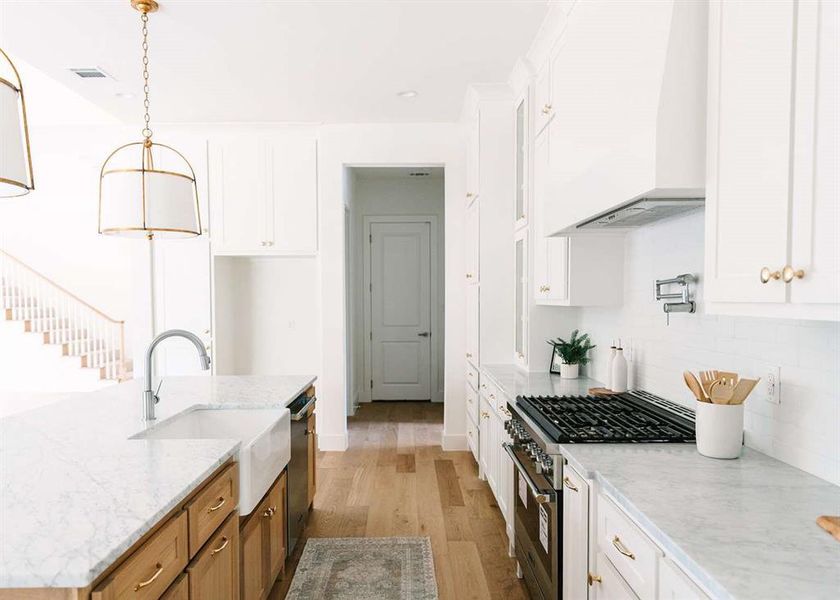 Furnished interior view inside a new home in , Weatherford (Image 6).