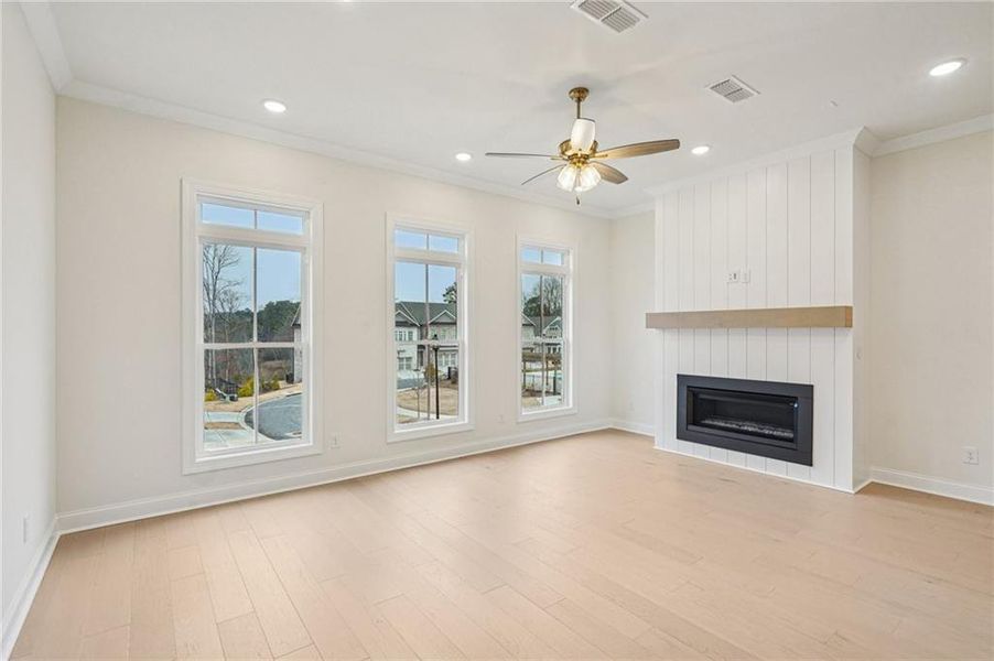 Spacious, unfurnished interior of a new home in Ward's Crossing Townhomes, Johns Creek (Image 25).