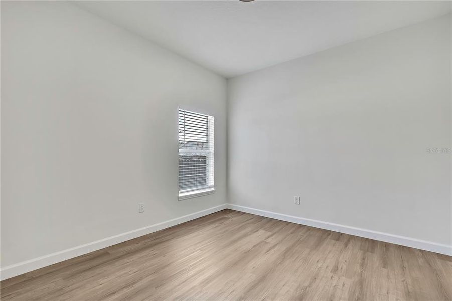 Spacious, unfurnished interior of a new home in , Tampa (Image 28).