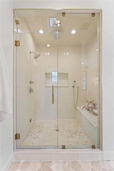 Image 37 of a home in .