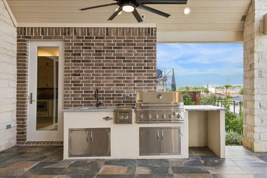 Exterior details and patio area of a home in , Kemah (Image 26).