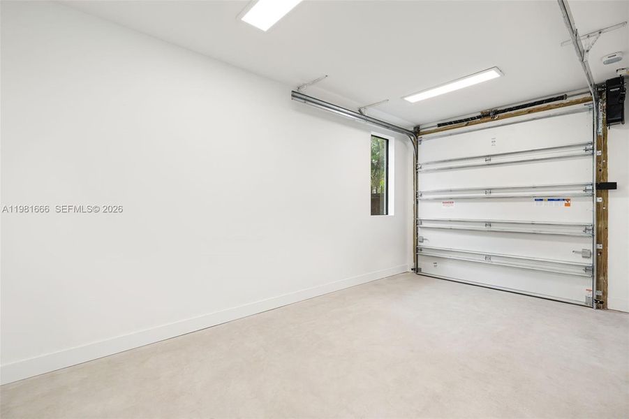 Spacious, unfurnished interior of a new home in , Miami (Image 31).