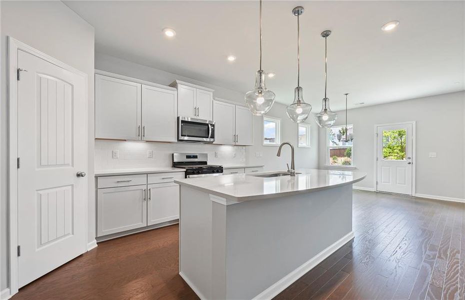 Furnished interior view inside a new home in Hawthorne Ridge, McDonough (Image 9).