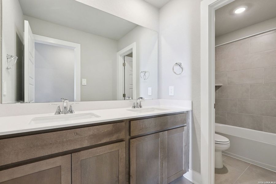 Furnished interior view inside a new home in Lark Canyon, New Braunfels (Image 16).