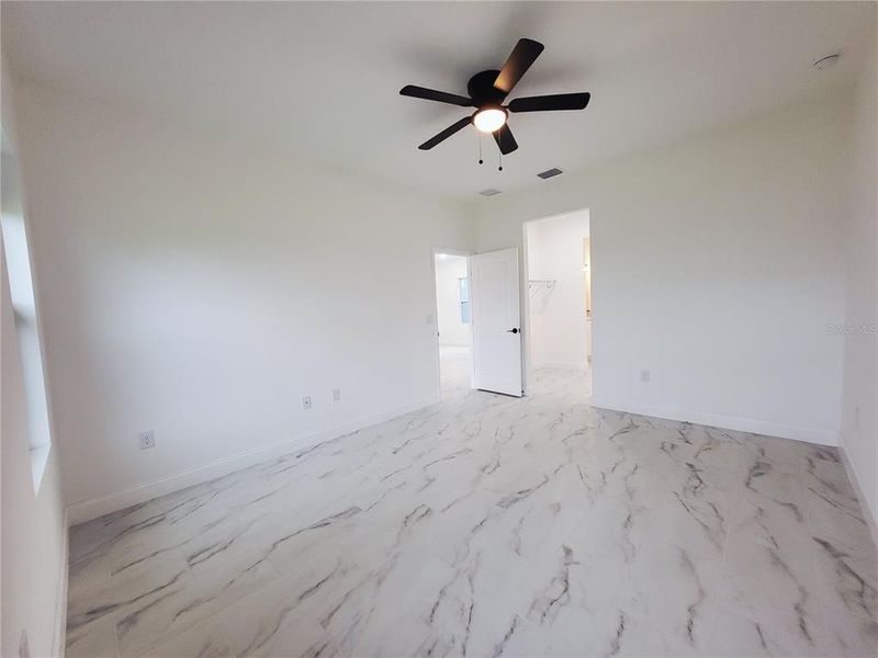 Spacious, unfurnished interior of a new home in , Palm Bay (Image 13).