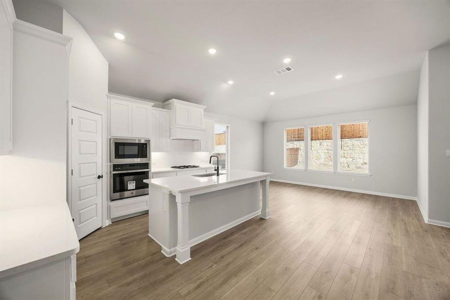 7-web-or-mls-1427-golden-mdw-dr