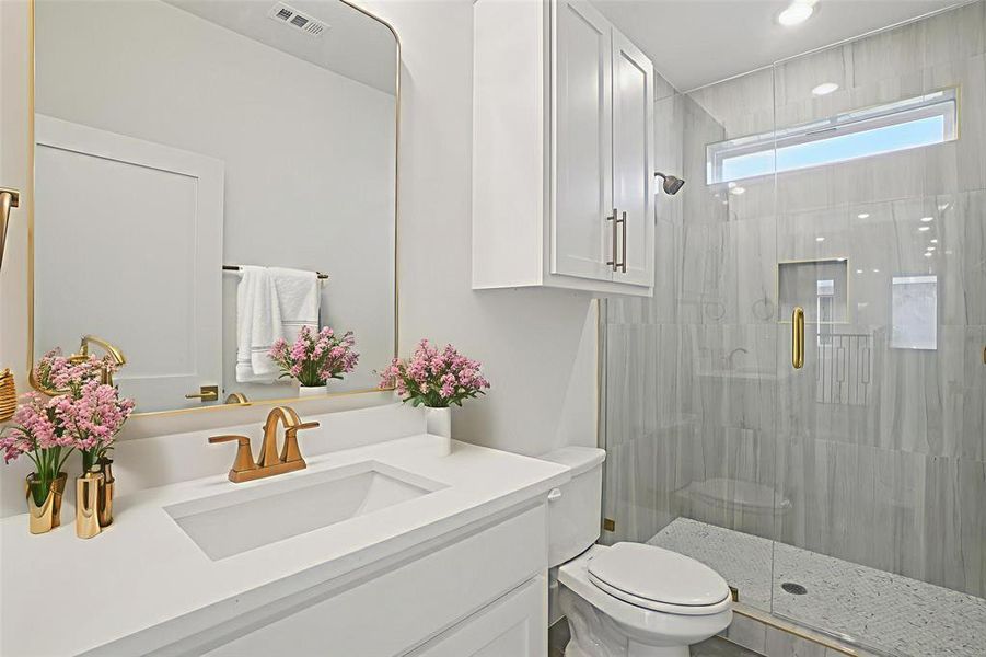 Furnished interior view inside a new home in , Rowlett (Image 14).