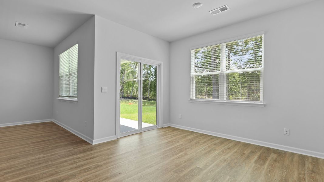 Representative unfurnished interior of a home built from the ARIA by D.R. Horton in Pineview North, Summerville (Image 20).