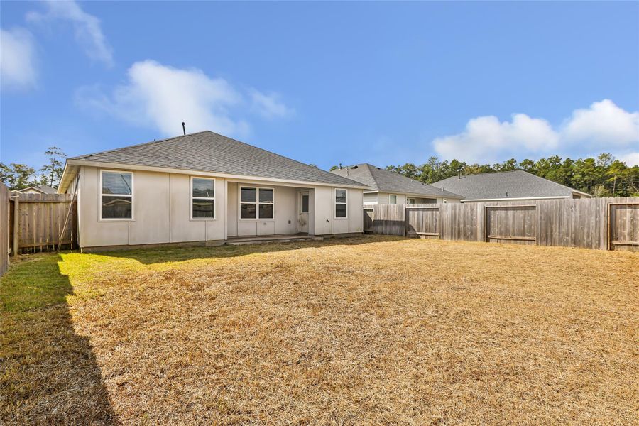 Exterior details and patio area of a home in Grand Oaks Reserve, Cleveland (Image 3).