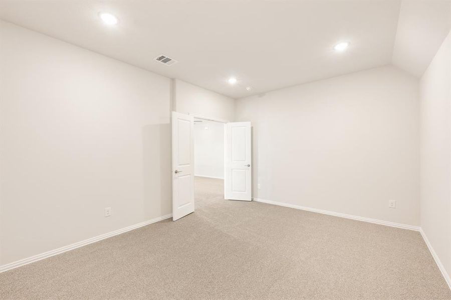 Spacious, unfurnished interior of a new home in Creekview Meadows, Pilot Point (Image 36).