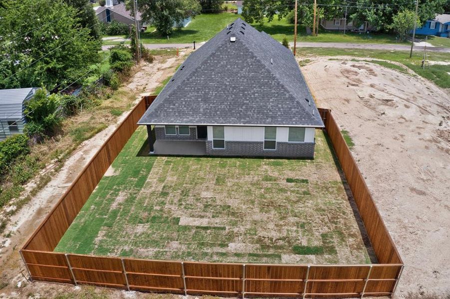 Exterior details and patio area of a home in , Edgewood (Image 4).